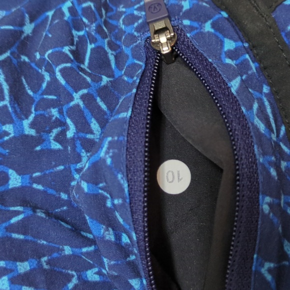 Lululemon Tracker Shorts III - Picture 9 of 14